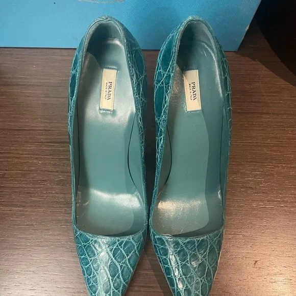 100% authentic Prada, blue CoCo , turquoise heels - Picture 6 of 6